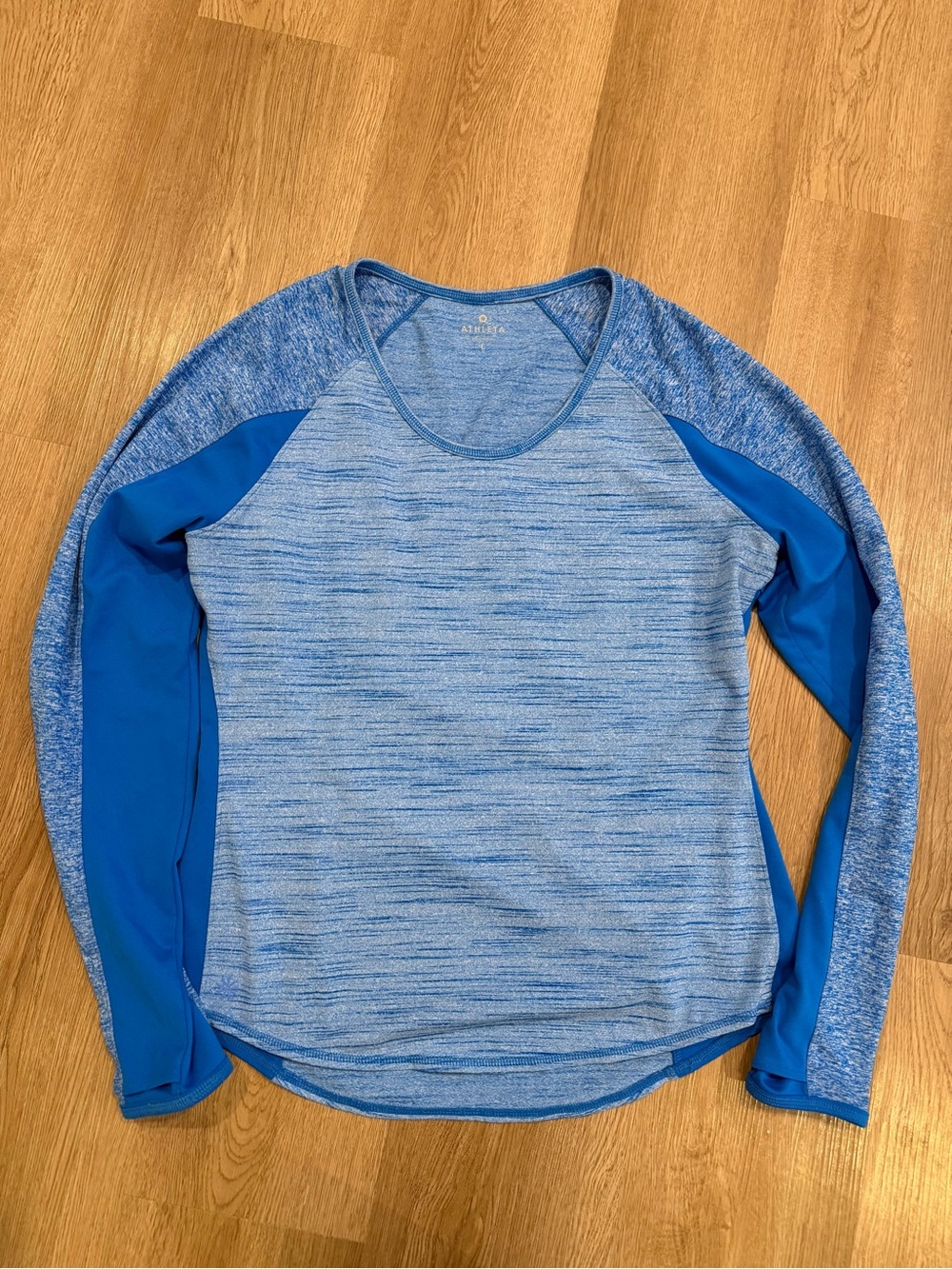 Athleta Heathered Light Blue Top with Royal Blue Accents